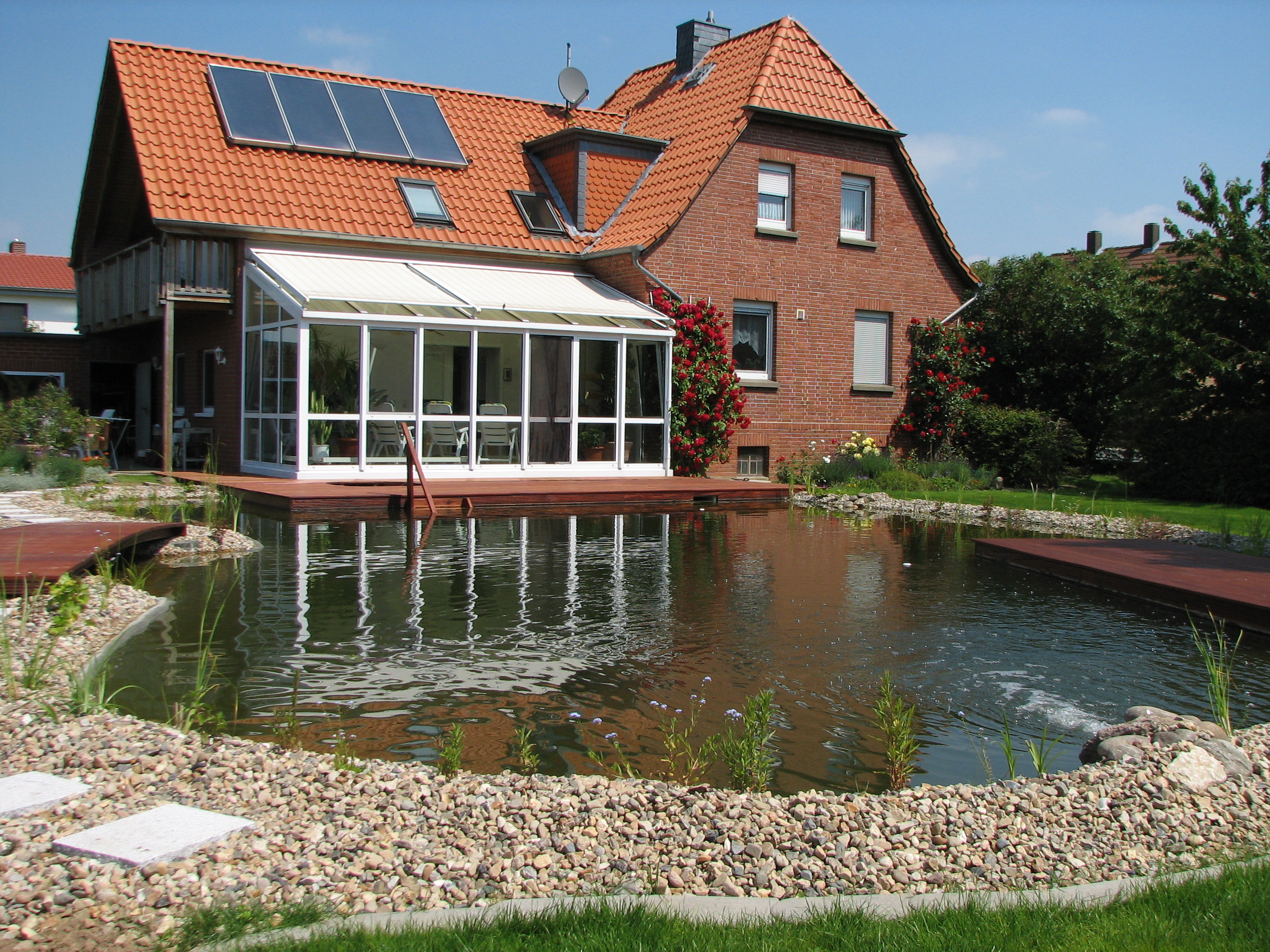 Fotos vom Schwimmteich der Familie Schweda in Hoheneggelsen